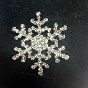 Elegant Silver Snowflake Brooch - One